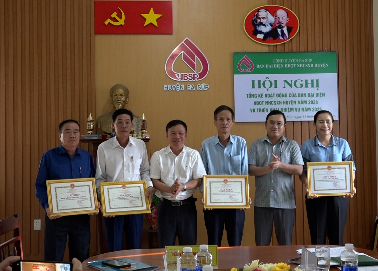 Ban đại diện Hội đồng quản trị NHCSXH huyện tổng kết hoạt động năm 2024